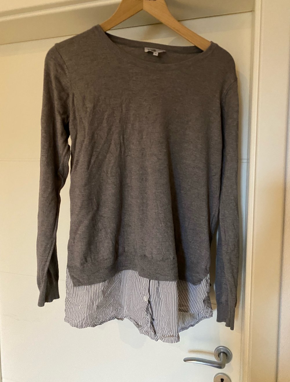 schicker langer Pullover mit bluseneinsatz gr M