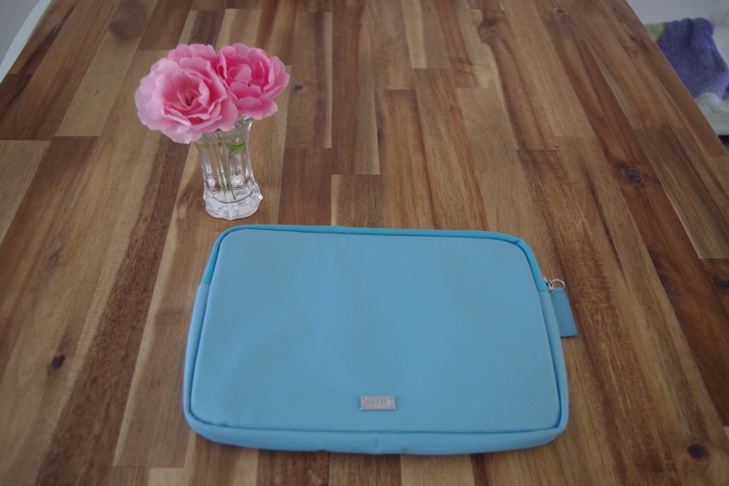 Iphoria Clutch OH LA LA in blau, neu
