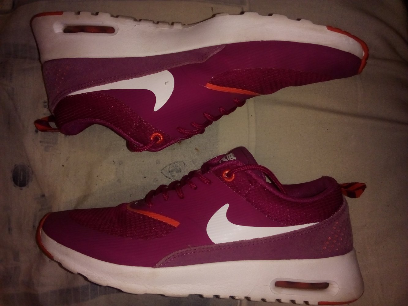 Dunkel Lilane Nike Thea 