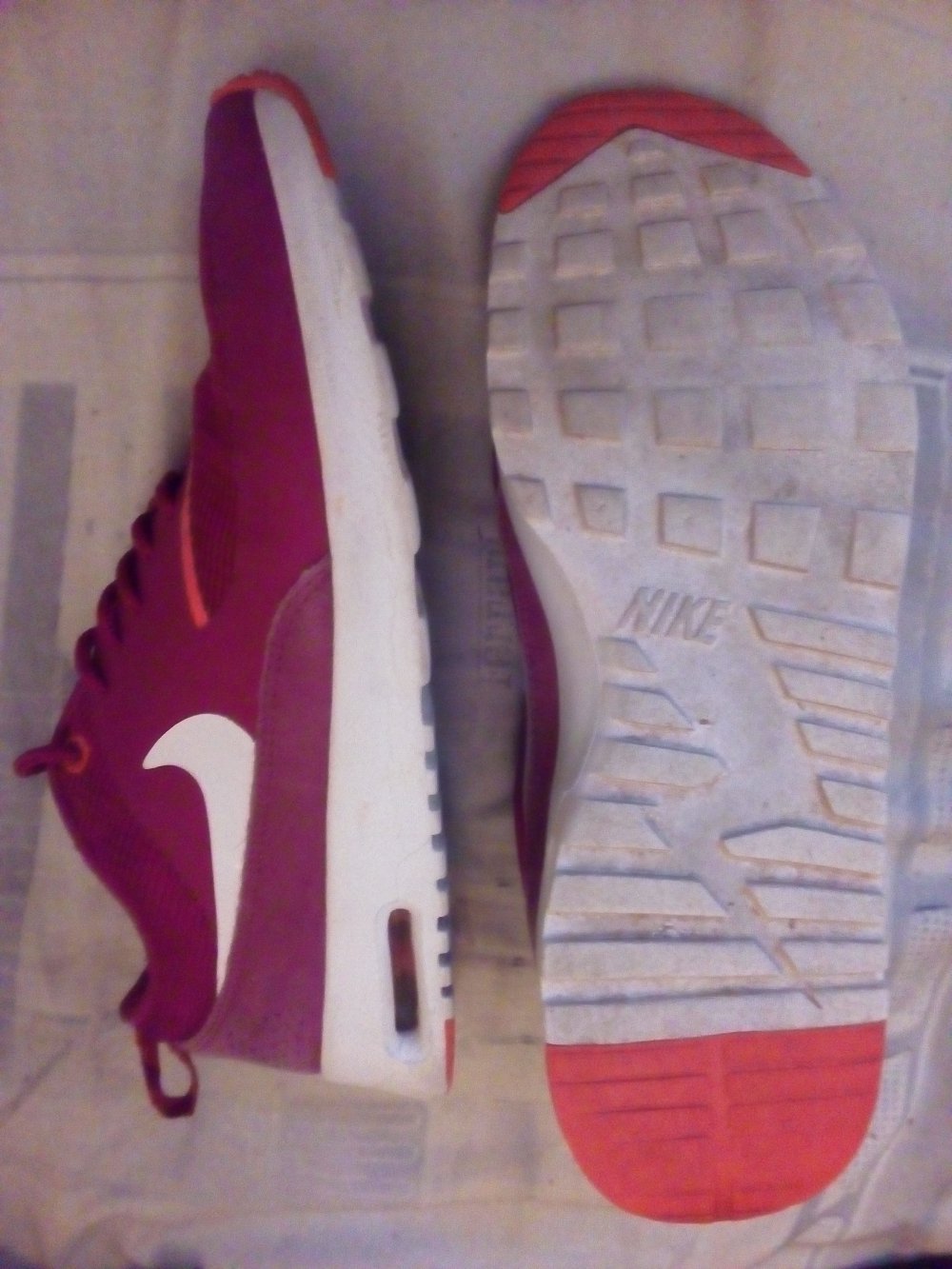 Dunkel Lilane Nike Thea 