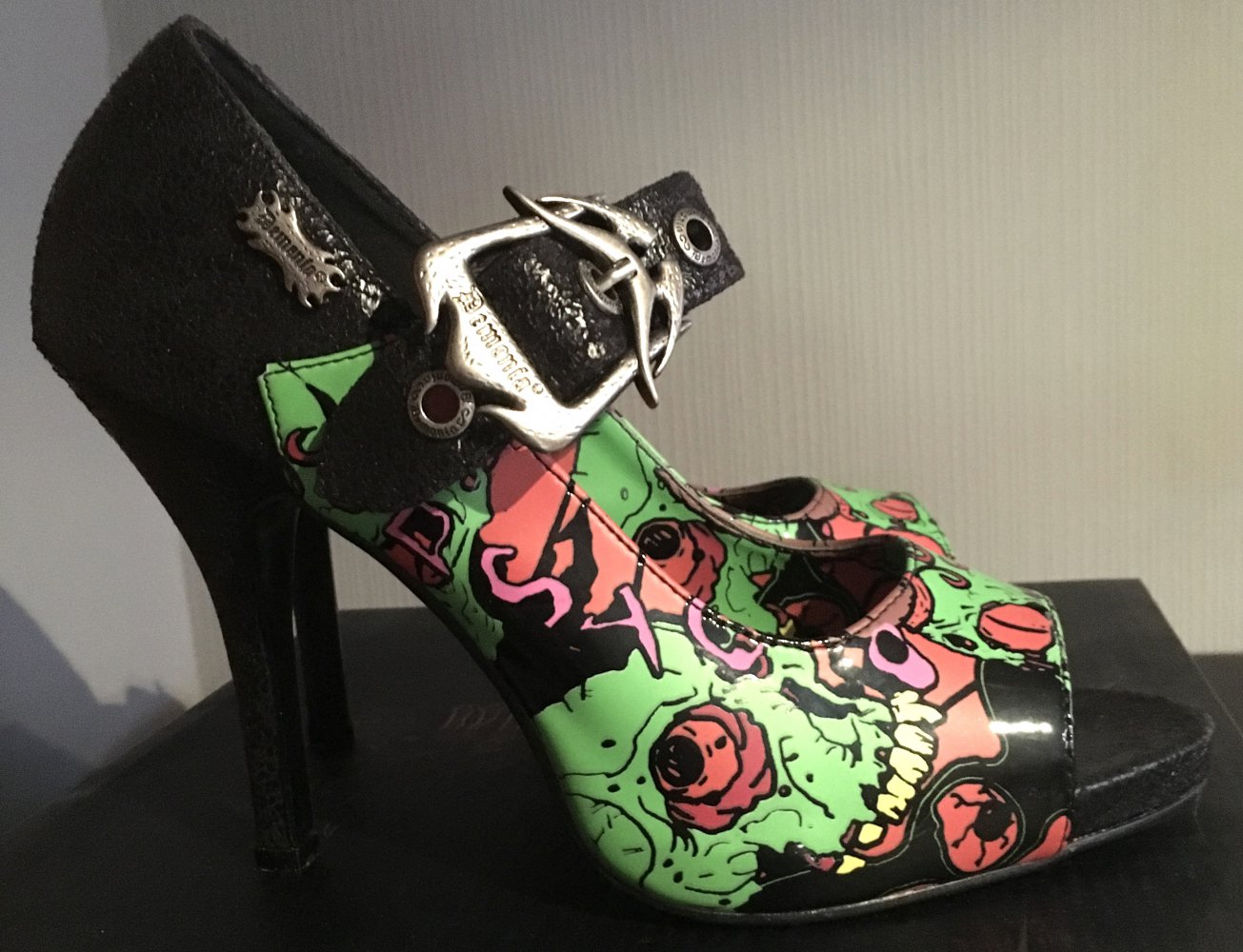 Demonia Peep Toe Pumps Größe 38 US 8 Gothic Punk 