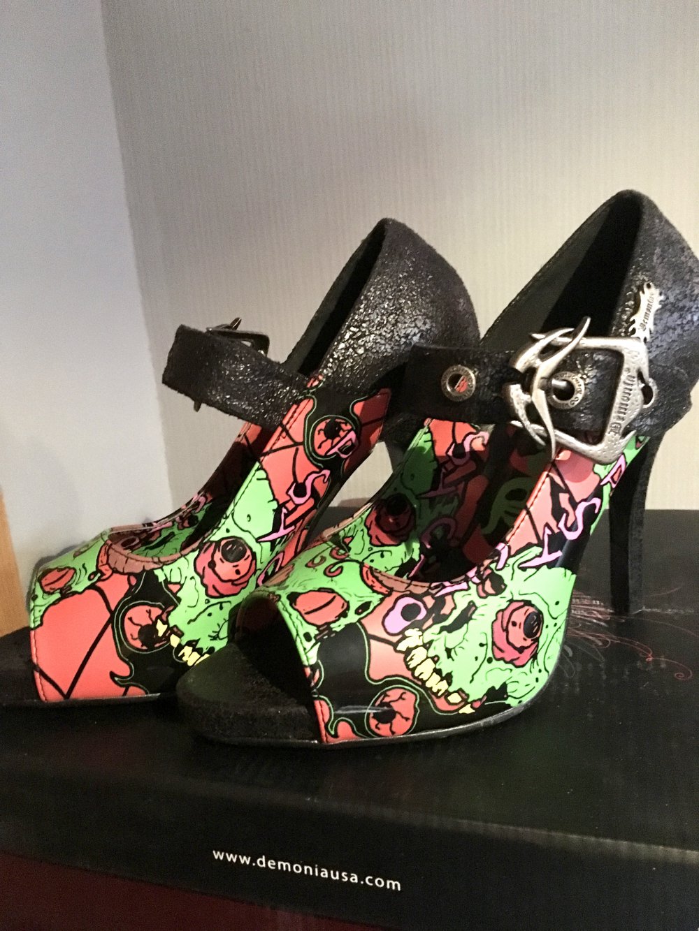Demonia Peep Toe Pumps Größe 38 US 8 Gothic Punk 