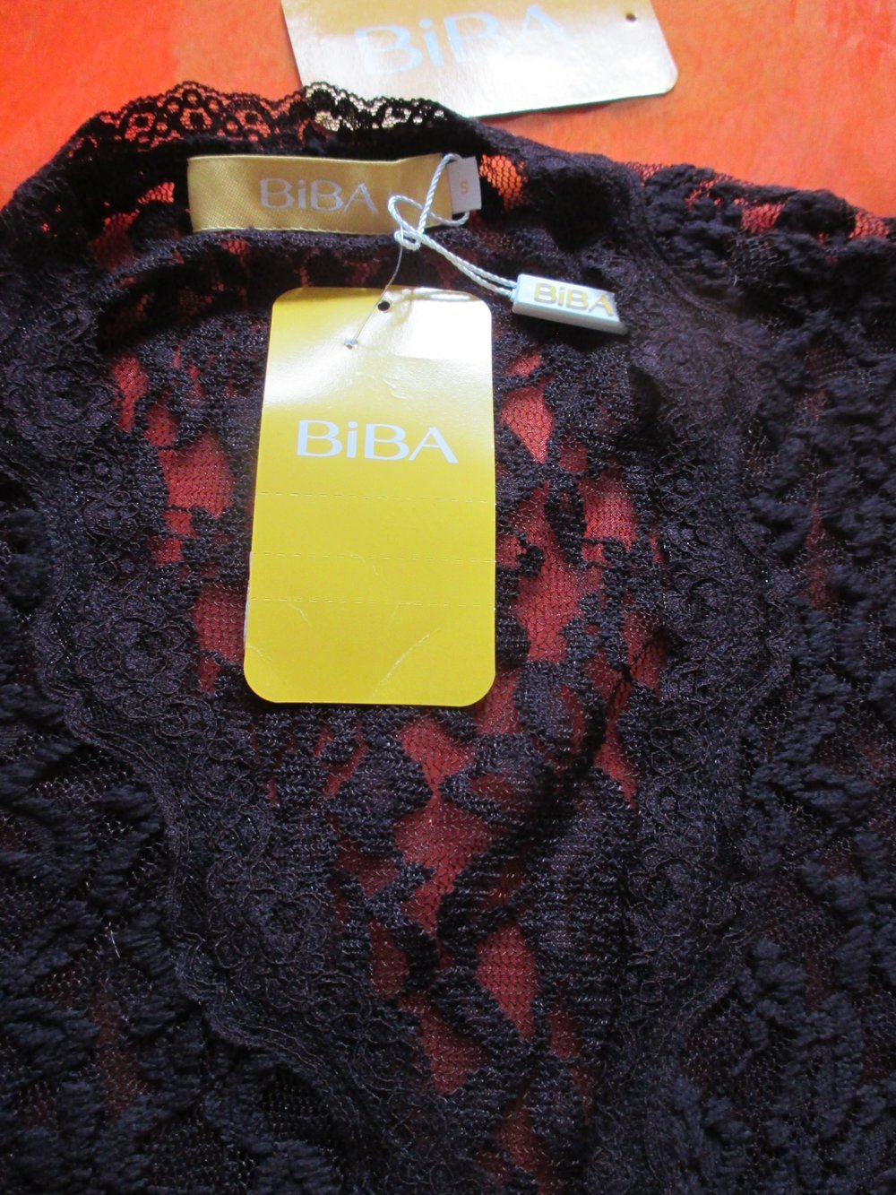 NEU mit ETIKETT * Lace- Spitzen * Blumen * Blüten * Romantik * Bodycon * BLUSE * JÄCKCHEN 