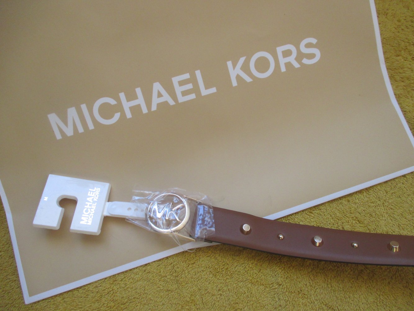 NEU mit ETIKETT * Edel * Gold- Nieten * Echt Leder * Gürtel 