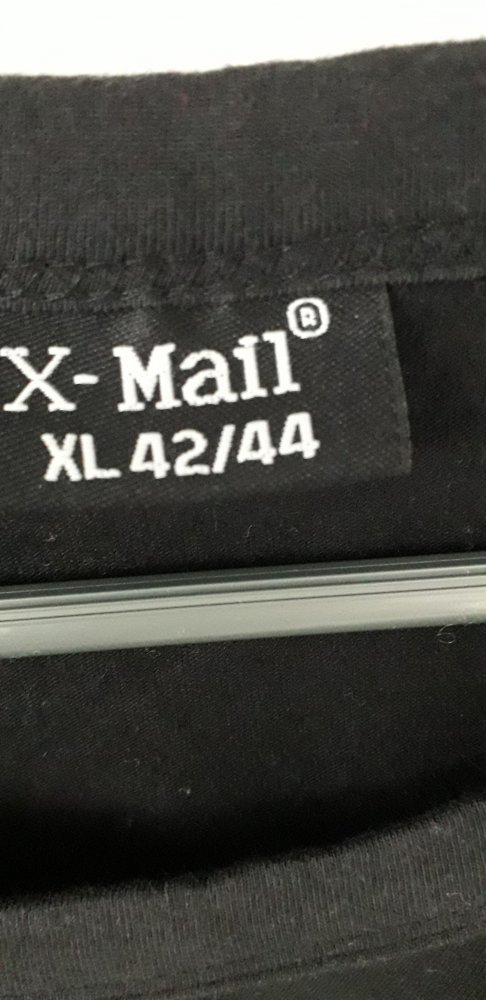 Schwarzes Langarmshirt