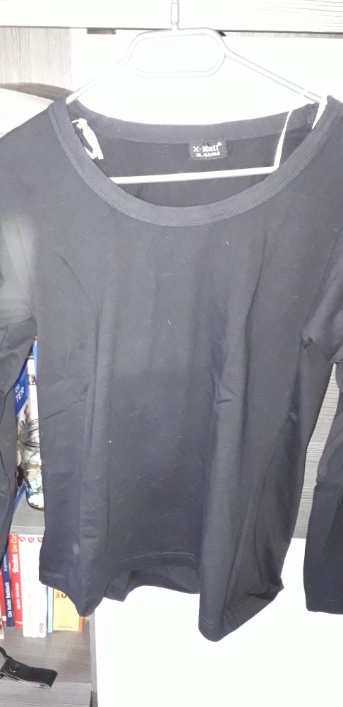 Schwarzes Langarmshirt