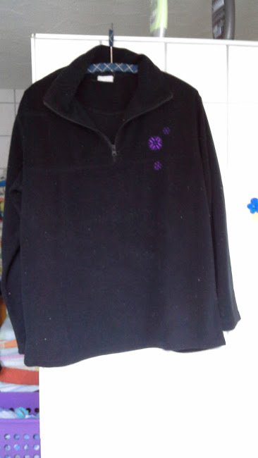 Leichteres Schwarzes Fleeceshirt  Gr. 40 