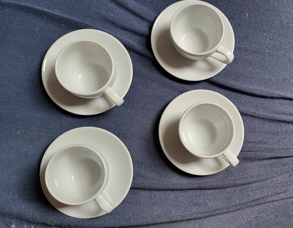 4 espressotassen mit UntertellerIkea weiss sehr guter zustand