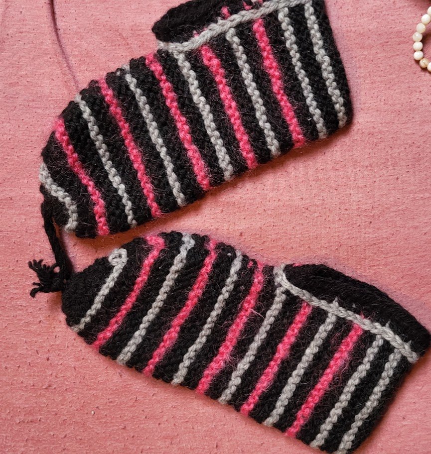 Gestrickte Bettschuhe Neu fusslänge 22 cm