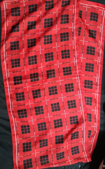 ganz leichter Schal (synthetik)  länge 150 cm  breite 35 cm  sehr guter zustand