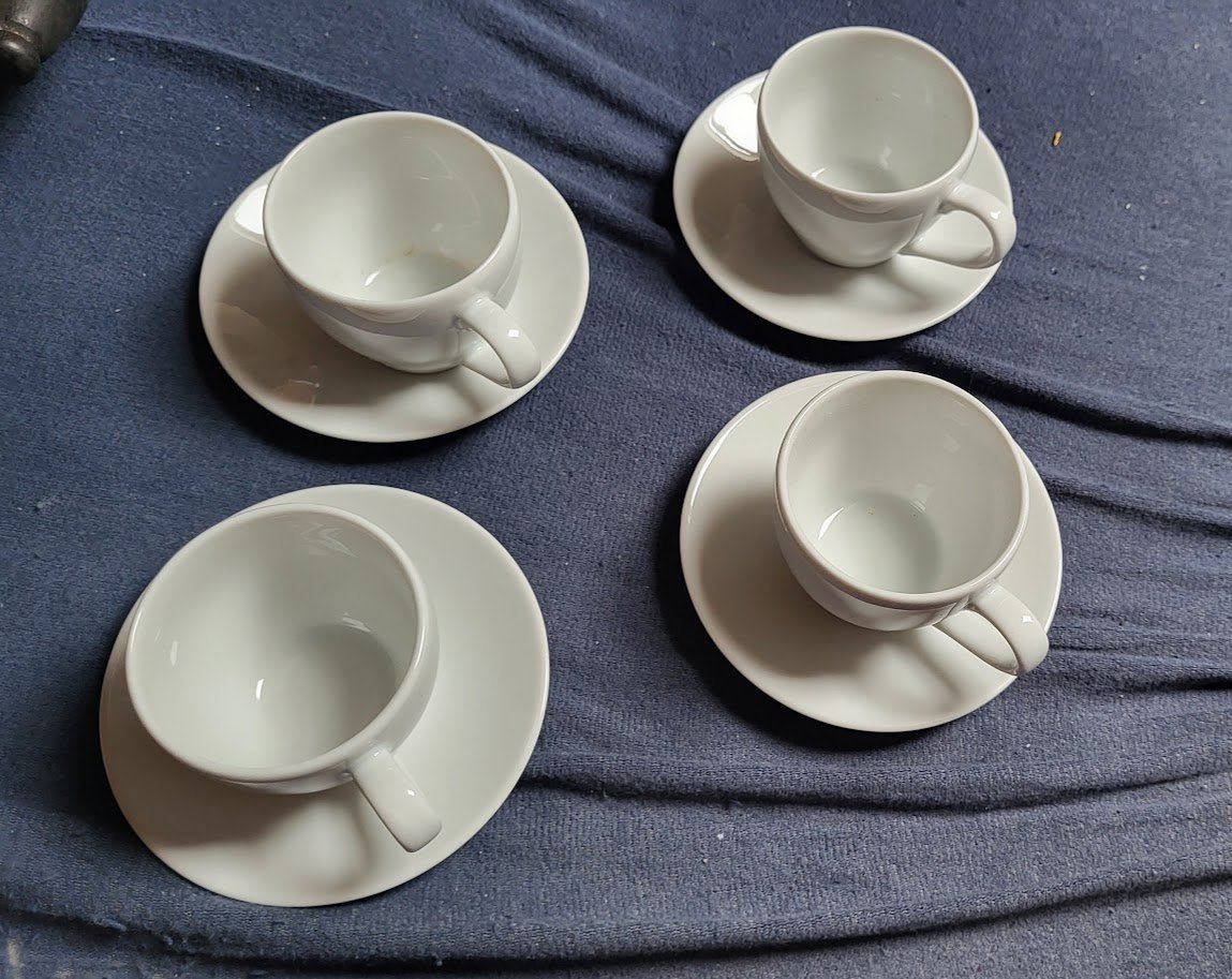 4 espressotassen mit UntertellerIkea weiss sehr guter zustand