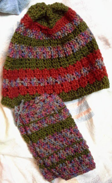 Häkelmütze und Häkelstulpen Neu  handarbeit