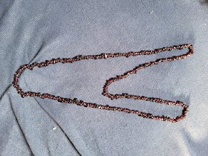 Edelsteinkette weinrot kleine steinchen 