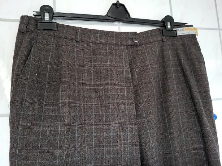 Zerres Hose gr. 44 22 kurzfom stoffhose 