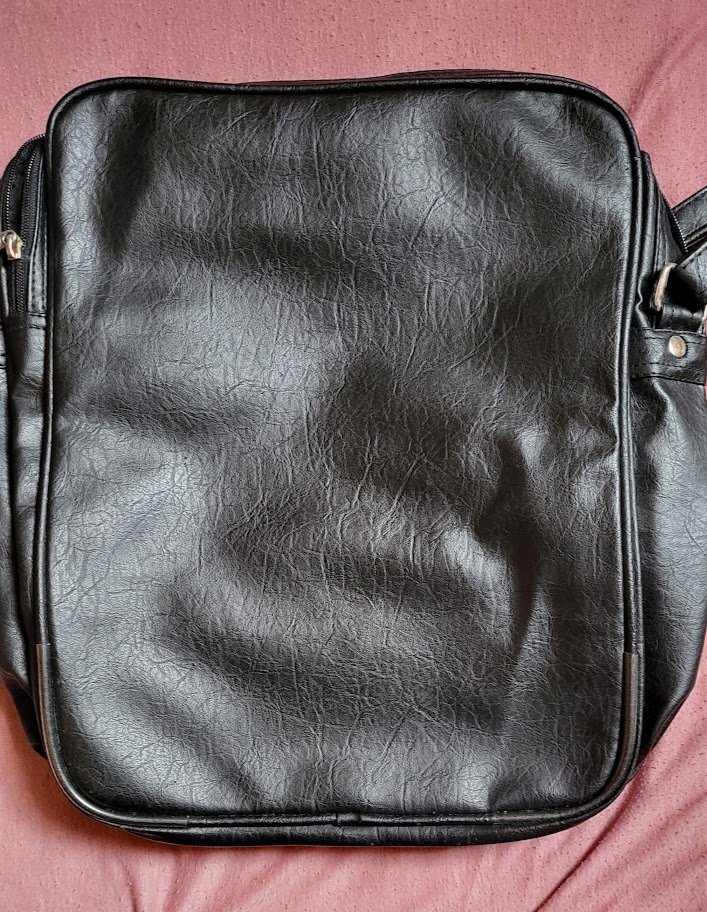 Schwarze Umhängetasche 