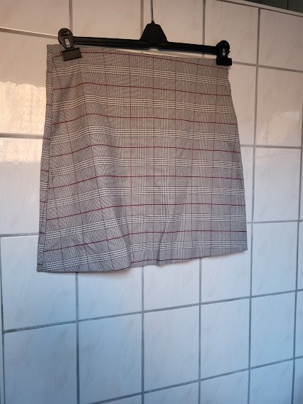 Esmara kurzer Rock gr. 42 neu ohne etikett