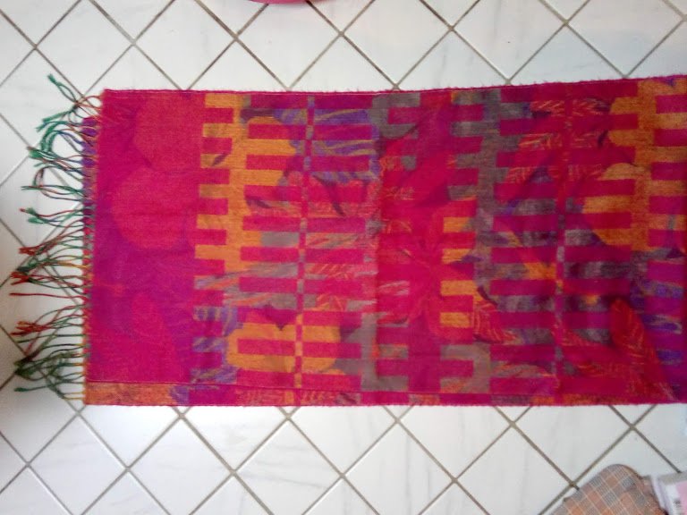 warmer Schal wie neu 160 x 40 cm mit fransen