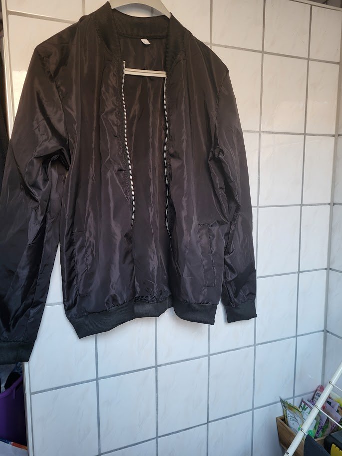 schwarze Blouson Jacke gr. 170 ganz dünn Nylon