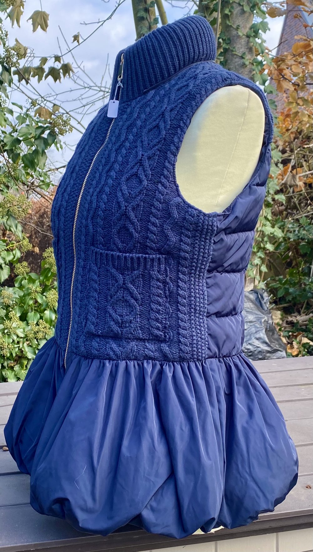 NEU Damen Weste wattiert winddicht Strick Details Gr.S in Blau