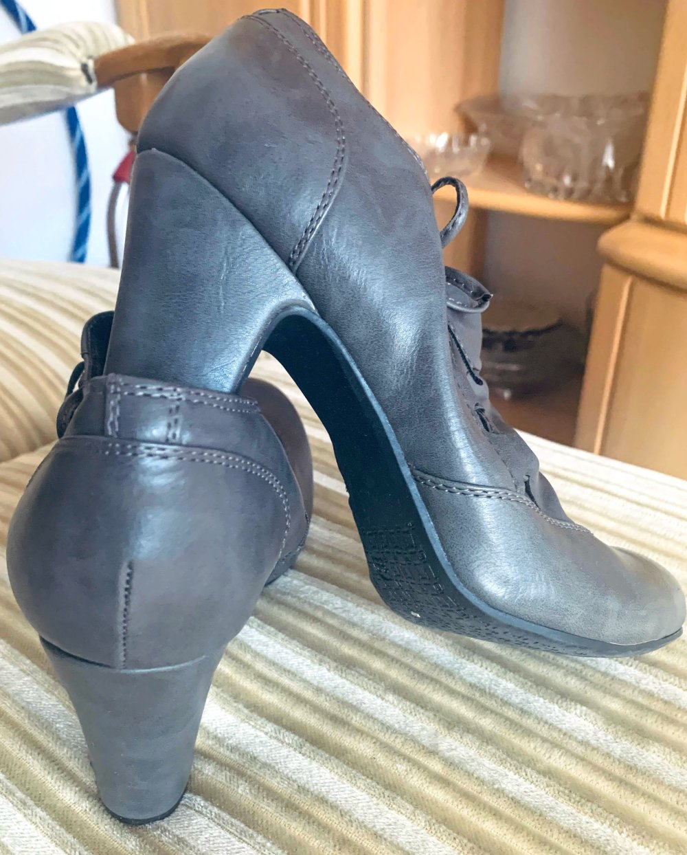 Damen Schuhe Pumps im eleganten Design Gr.39 in Grau von Graceland