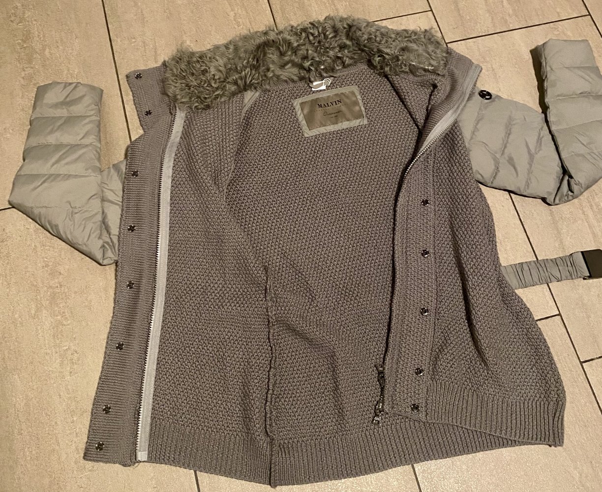NEU Damen Jacke Strick Steppjacke mit Fellkragen Gr.S in Grau von MALVIN
