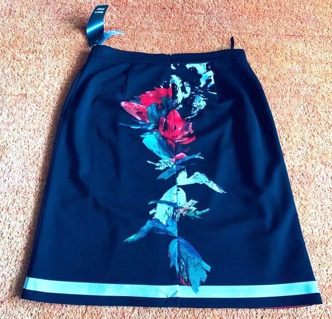 NEU Damen Rock mit Blumen Print Gr.42 Schwarz/Bunt von Bluebeery P.79,99€ 