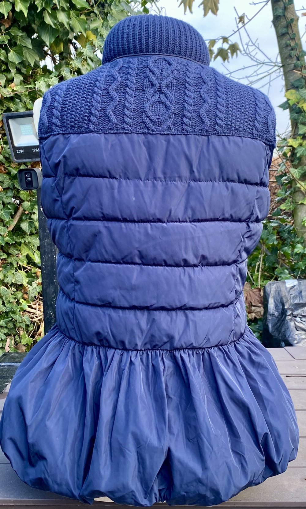 NEU Damen Weste wattiert winddicht Strick Details Gr.S in Blau