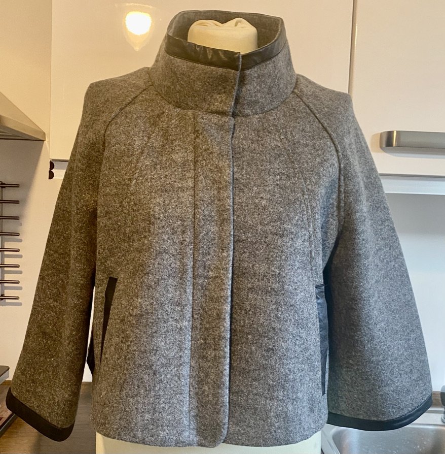 NEU Damen Mantel kurze Jacke Gr.38 Grau/Schwarz von Lisa Campione (Made in Italy)