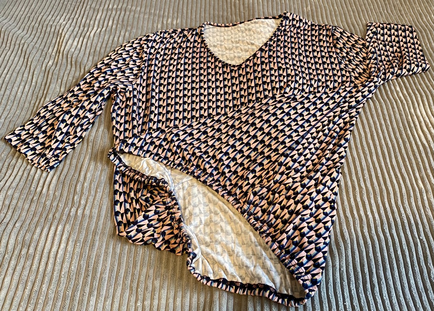 Damen Shirt Pullover Gr.XXXL mit geometrischem Muster NW