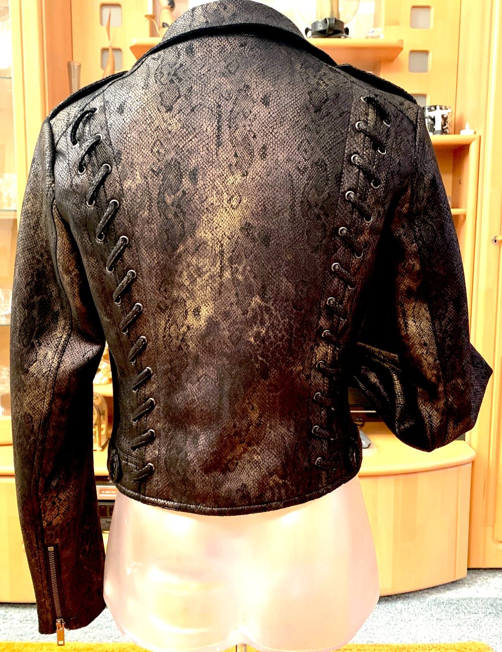 NEU Damen Jacke Bikerjacke Lederimitat mit Nieten Gr.S Braun/Schwarz Animalprint