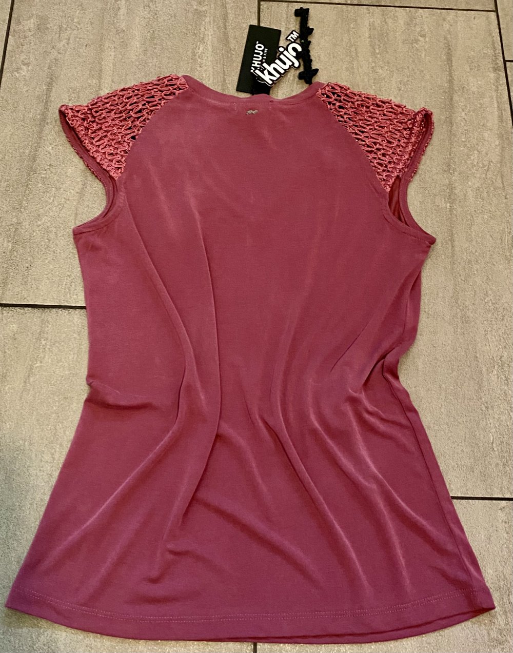NEU Damen Shirt Sommer Stretch Bluse mit Spitze Gr.S Beerenrot Khujo „Avonmora“ 