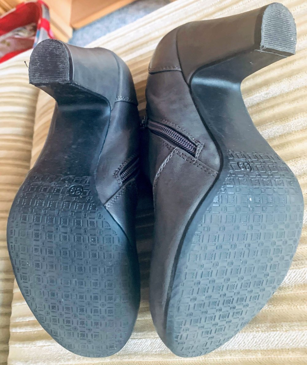 Damen Schuhe Pumps im eleganten Design Gr.39 in Grau von Graceland