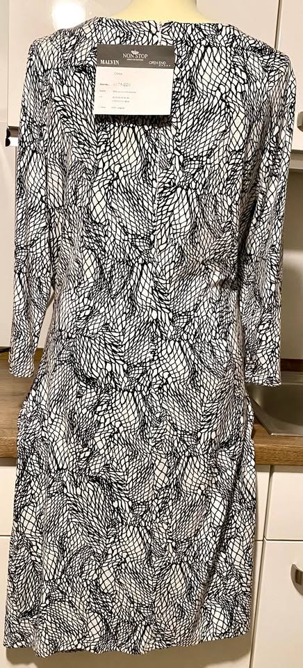 NEU Damen Kleid aus Jersey tailliert gemustert Gr.M Schwarz/Weiß  Malvin