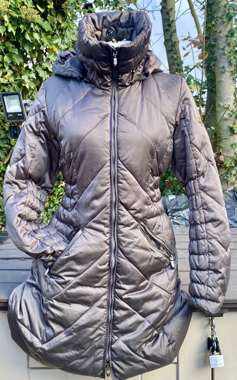 Damen Mantel Winter Stepp Jacke warm tailliert & mit großer Kapuze Gr.S von Bill´s