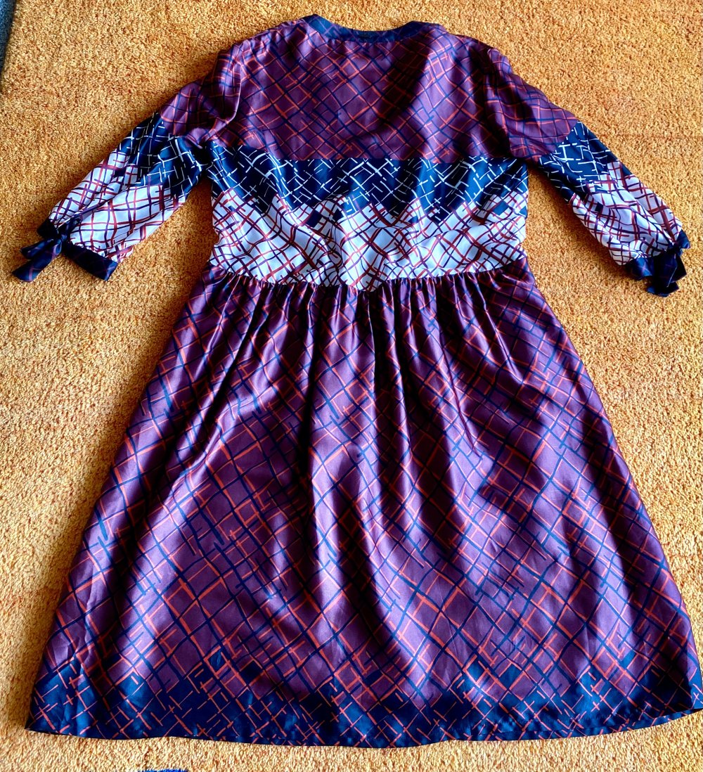 NEU Damen Kleid Sommer schwingend Gr.38 Bunt gemustert White Label 