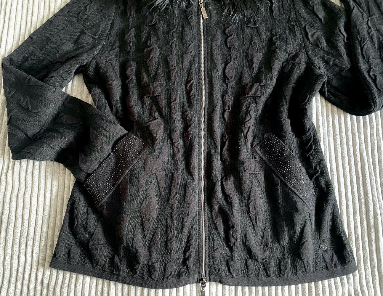 NEU Damen Jacke Strickjacke mit Kapuze Gr.38 in Schwarz Monari P.149,90€ 