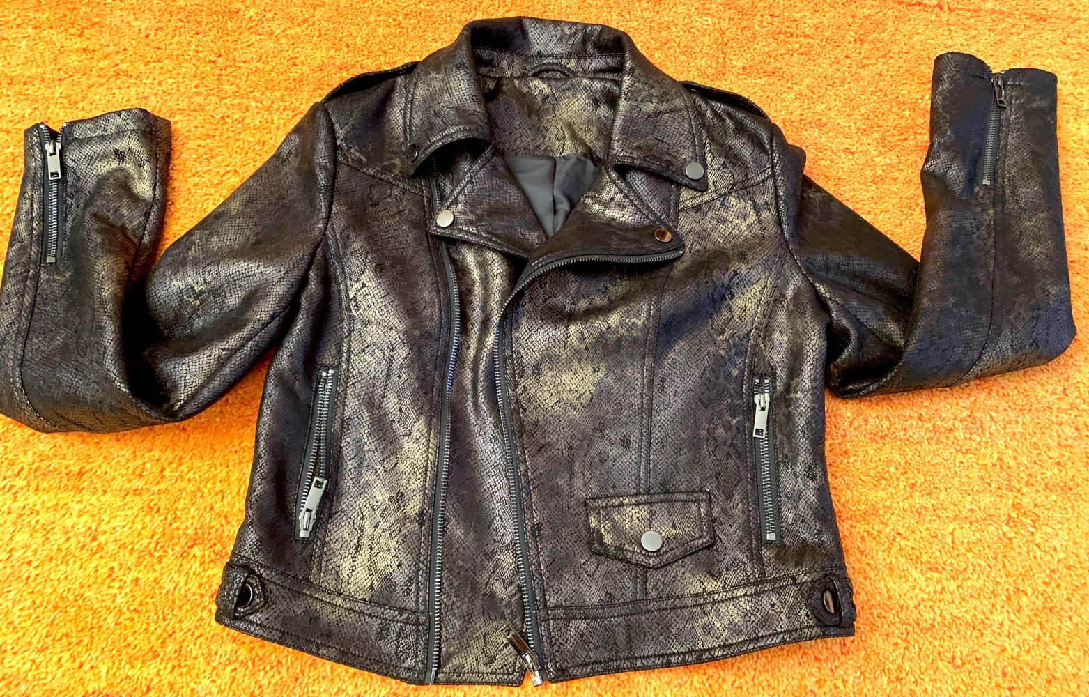 NEU Damen Jacke Bikerjacke Lederimitat mit Nieten Gr.S Braun/Schwarz Animalprint