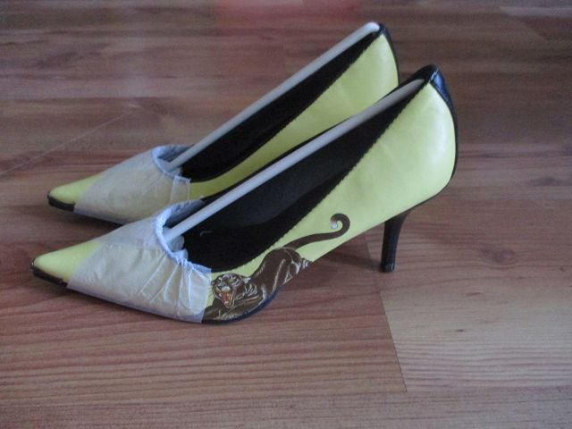 Gelbe Ed Hardy Pumps mit Panther Motiv, Größe 40, NEU