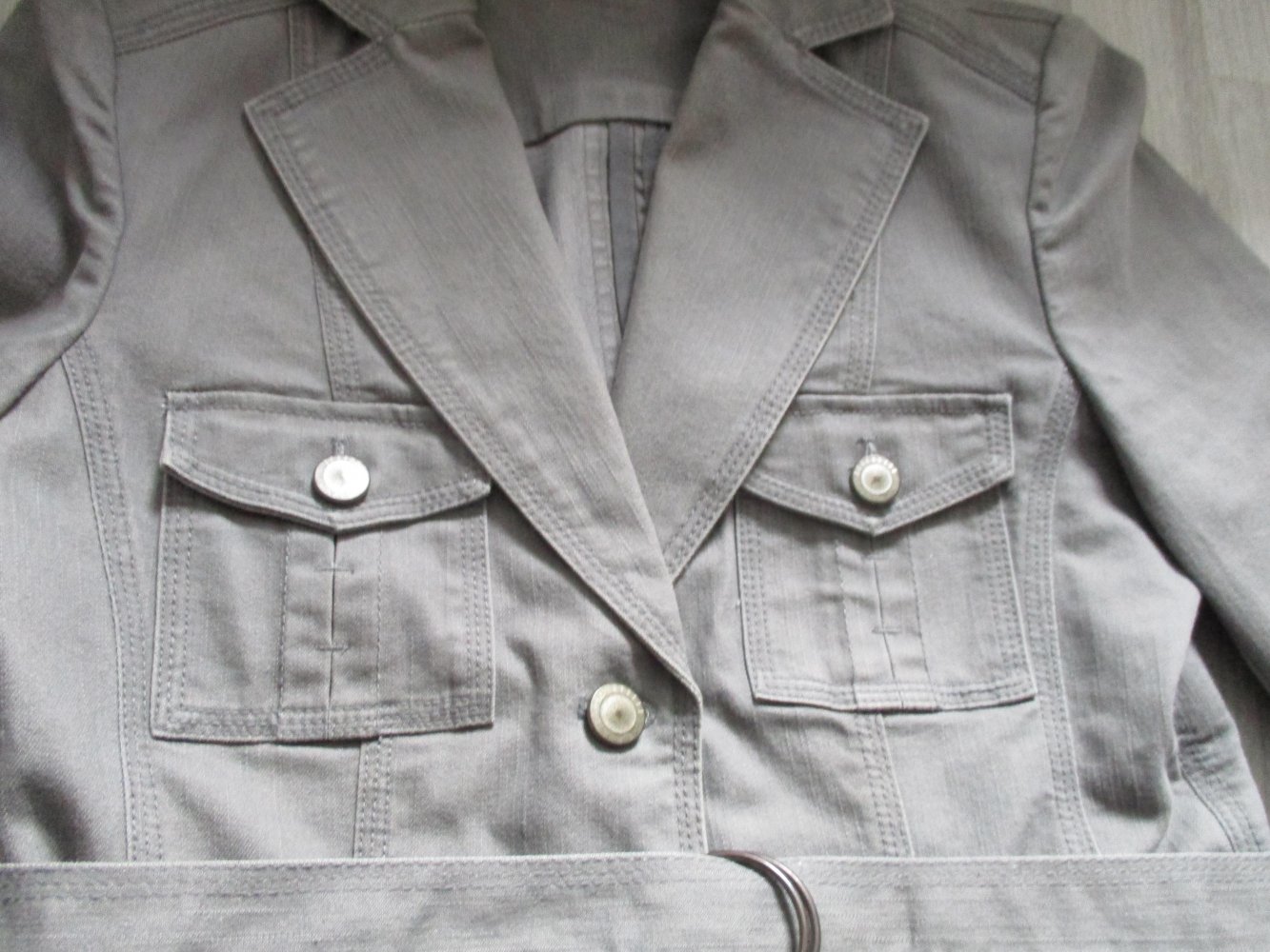 Graue Jeansjacke von Apanage - Größe 36 - TOP-Zustand!