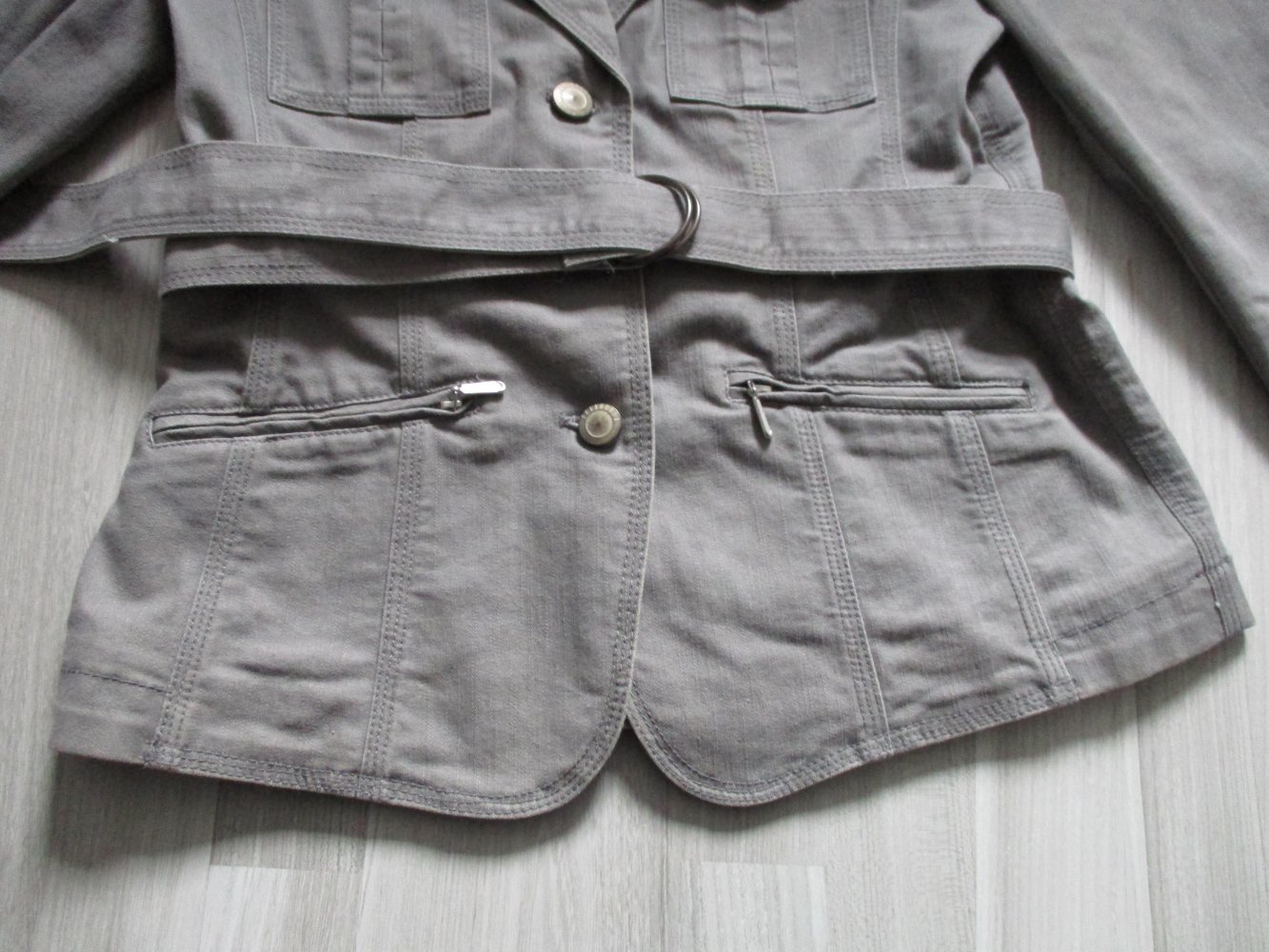 Graue Jeansjacke von Apanage - Größe 36 - TOP-Zustand!