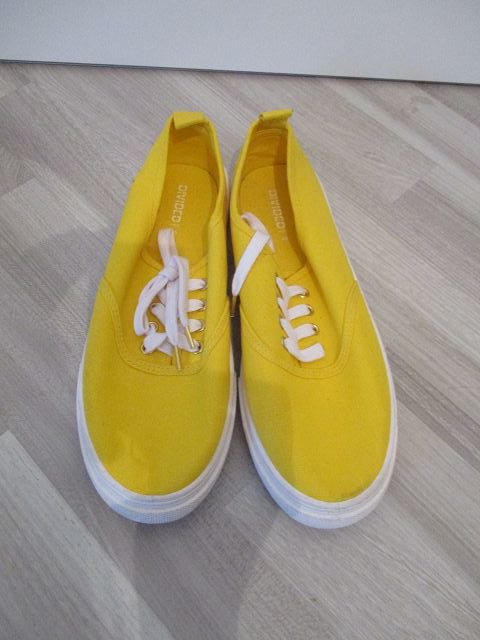 Gelbe Sneaker - Divided - Größe 40 - ungetragen!