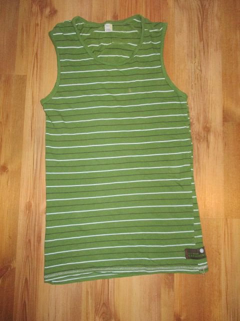 Grün gestreiftes Top von Yigga - Größe M - super Zustand