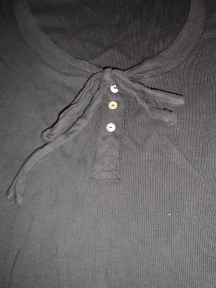 Schwarzes T-Shirt mit Schleife - Größe M/12/38 - guter Zustand! TOP!