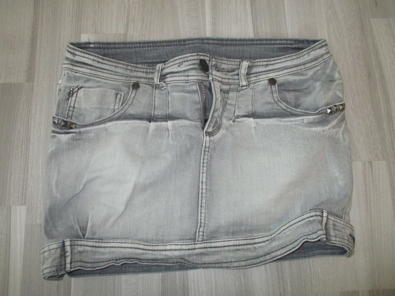 Heller Jeansrock von Crazyworld - Größe 36 - Ungetragen!