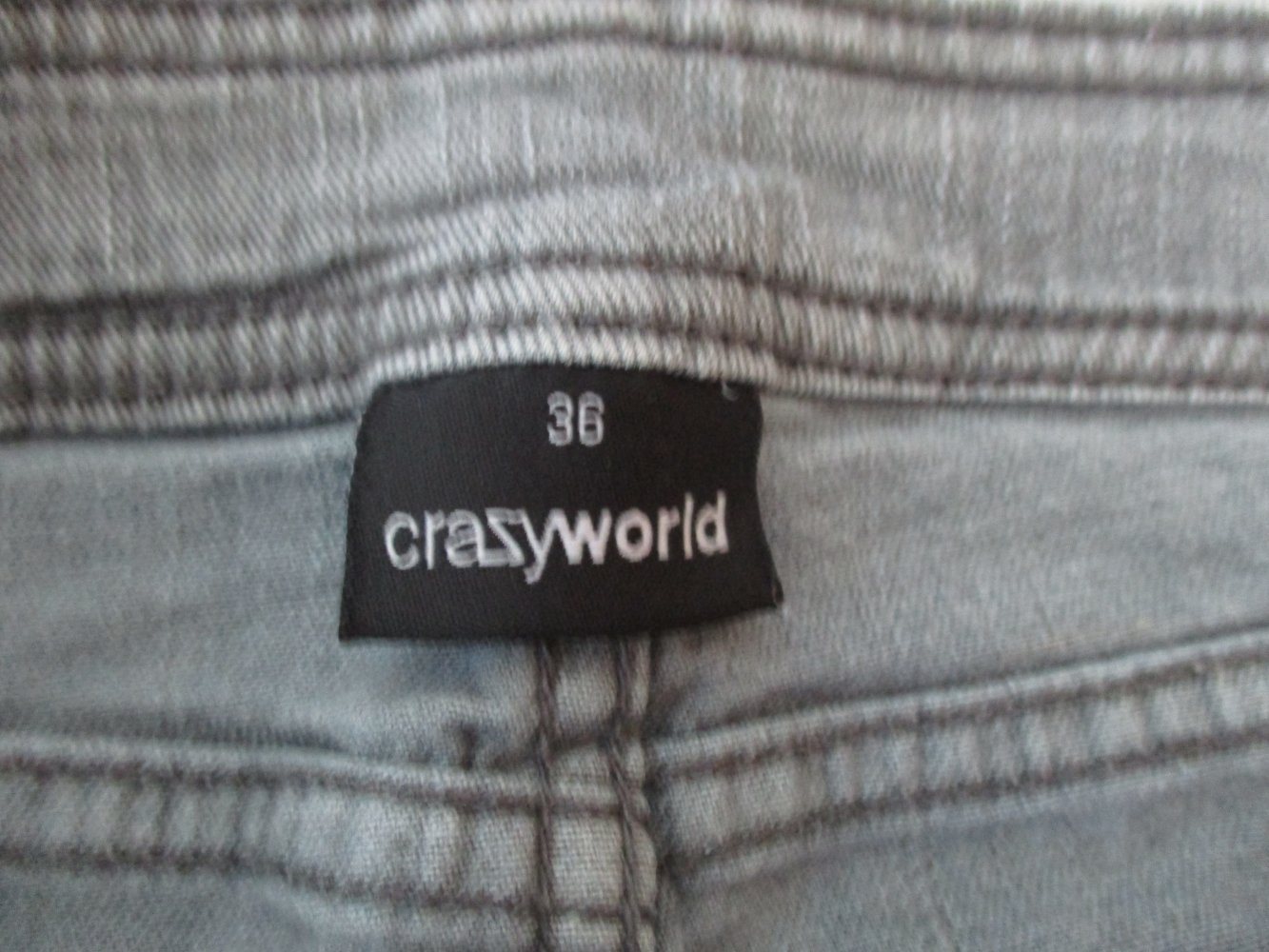 Heller Jeansrock von Crazyworld - Größe 36 - Ungetragen!