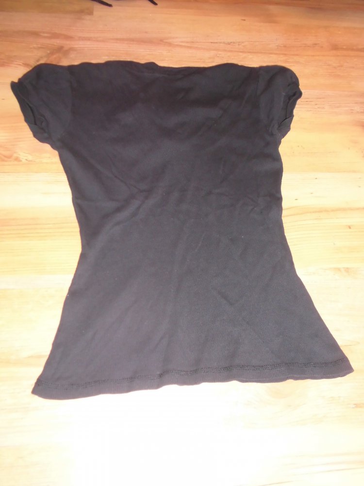 Schwarzes T-Shirt mit Schleife - Größe M/12/38 - guter Zustand! TOP!