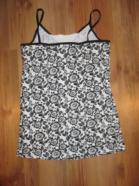 Weiß schwarzes Top mit Blumenmuster von C&A - Größe 158/164  - super Zustand!