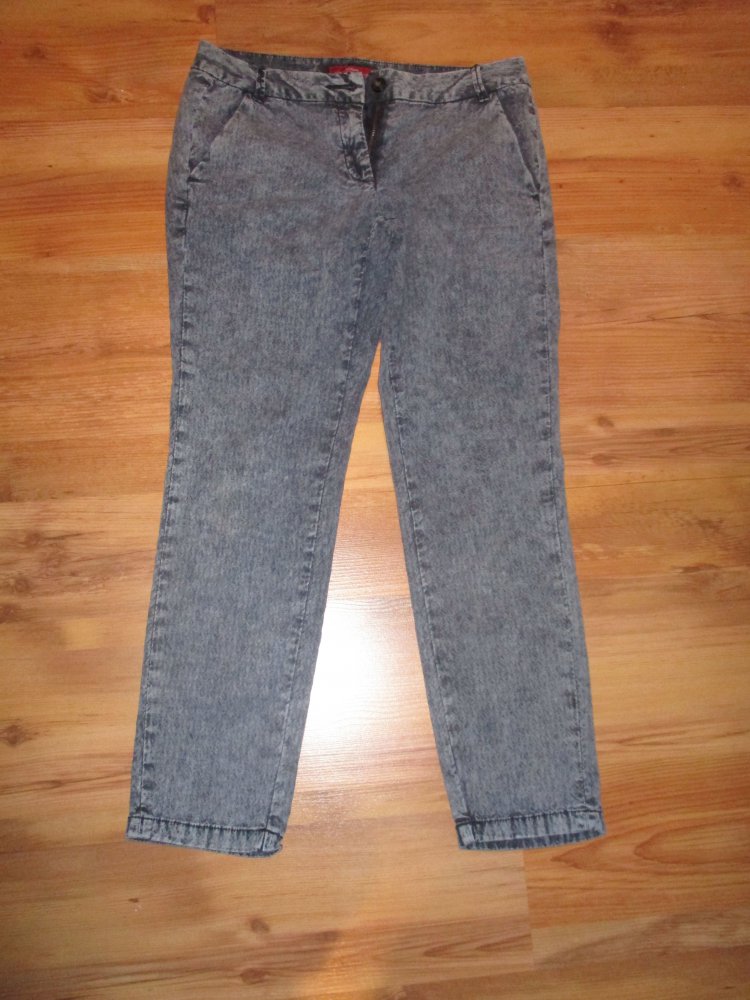 Blaue Jeans mit einem Flechtmuster - s. Oliver - Größe 34 - super Zustand!