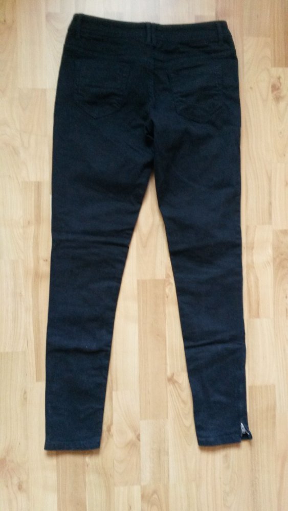 Schwarze Hose mit Reißverschlüssen an den Beinen Gr. 34