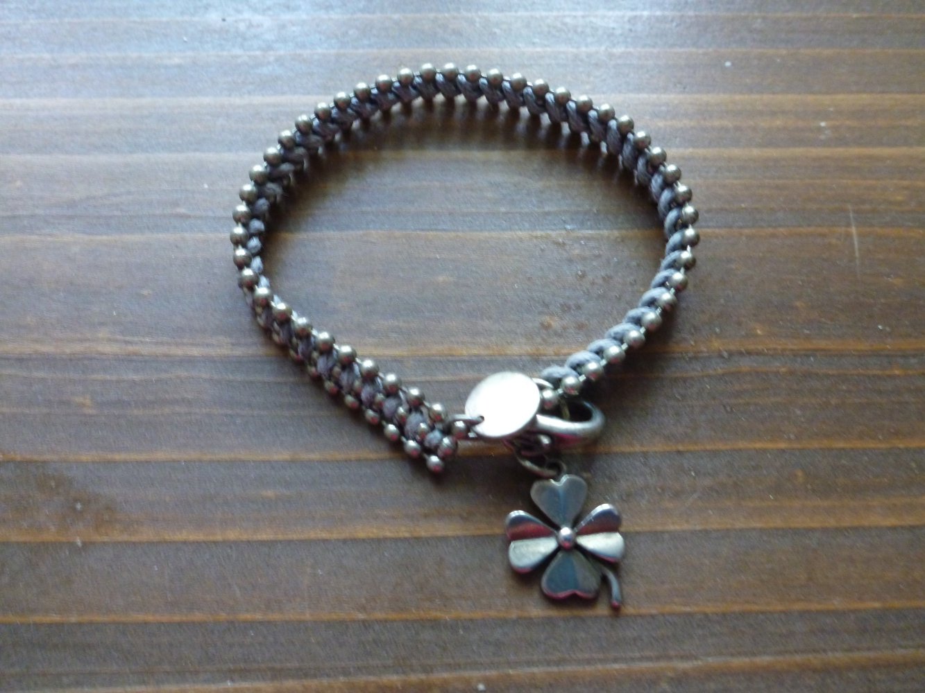 graues breiteres Armband 